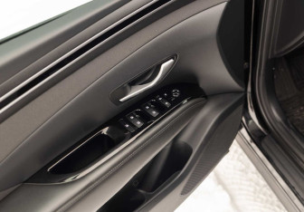 Подержанный автомобиль Hyundai Tucson 2022 года (17 фото)