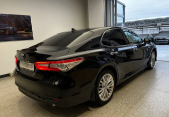 Подержанный автомобиль Toyota Camry Sedan 2021 года (5 фото)
