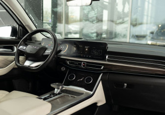 Подержанный автомобиль Exeed VX 2022 года (10 фото)