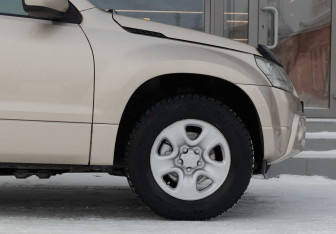 Подержанный автомобиль Suzuki Grand Vitara 2010 года (9 фото)