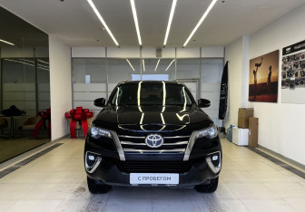 Подержанный автомобиль Toyota Fortuner 2017 года (2 фото)