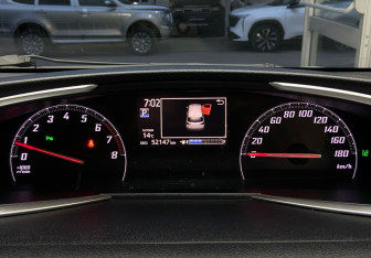 Подержанный автомобиль Toyota Sienta 2018 года (13 фото)