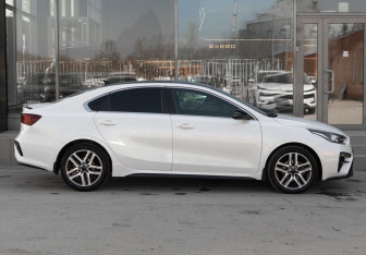Подержанный автомобиль Kia Cerato Sedan 2020 года (4 фото)