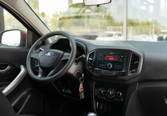 Подержанный автомобиль LADA (ВАЗ) XRAY 2021 года (10 фото)