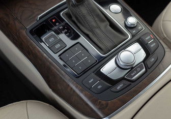 Подержанный автомобиль Audi A6 Sedan 2015 года (17 фото)