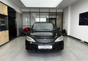 Подержанный автомобиль Toyota Camry Sedan 2001 года (2 фото)