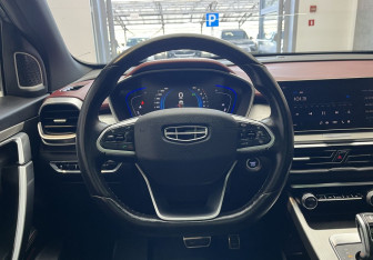 Подержанный автомобиль Geely Coolray 2021 года (11 фото)