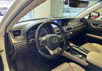 Подержанный автомобиль Lexus GS 2015 года (14 фото)