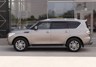 Подержанный автомобиль Nissan Patrol 2011 года (8 фото)