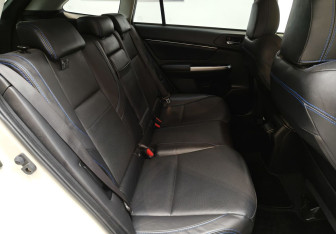 Подержанный автомобиль Subaru Levorg 2017 года (14 фото)