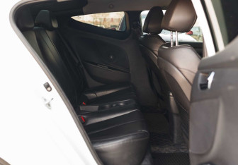 Подержанный автомобиль Hyundai Veloster 2012 года (19 фото)