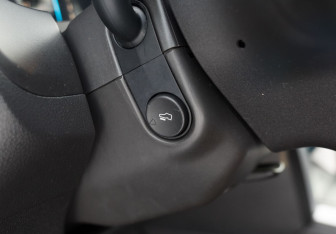 Подержанный автомобиль Ford Explorer 2012 года (13 фото)