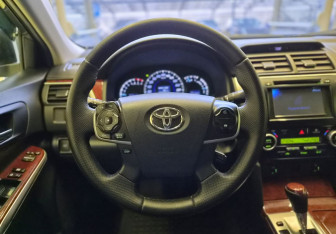 Подержанный автомобиль Toyota Camry Sedan 2013 года (9 фото)