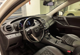 Подержанный автомобиль Mazda 3 Sedan 2012 года (12 фото)