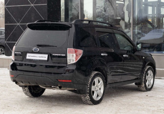 Подержанный автомобиль Subaru Forester Suv 2008 года (5 фото)