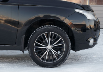 Подержанный автомобиль Mitsubishi Outlander 2013 года (9 фото)