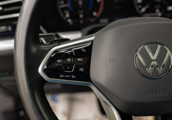 Подержанный автомобиль Volkswagen Touareg 2021 года (12 фото)