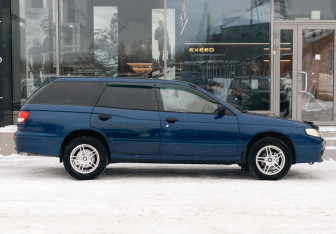 Подержанный автомобиль Nissan Expert 1999 года (4 фото)