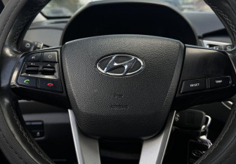 Подержанный автомобиль Hyundai Creta 2019 года (18 фото)