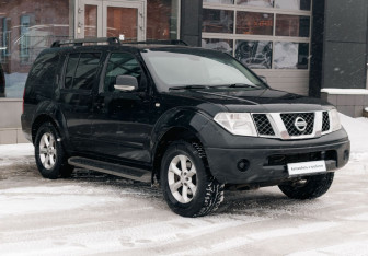 Подержанный автомобиль Nissan Pathfinder 2007 года (3 фото)