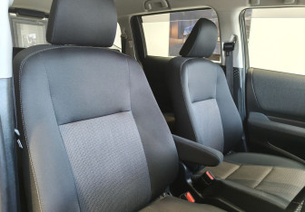 Подержанный автомобиль Toyota Sienta 2021 года (12 фото)