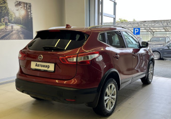 Подержанный автомобиль Nissan Qashqai 2017 года (4 фото)