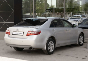 Подержанный автомобиль Toyota Camry Sedan 2008 года (5 фото)