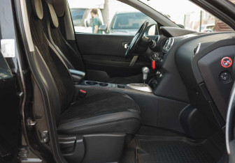 Подержанный автомобиль Nissan Qashqai 2011 года (19 фото)