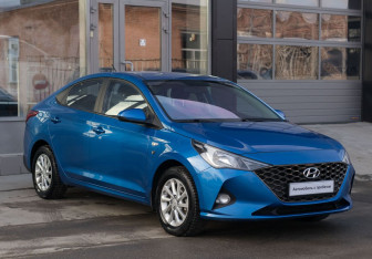 Подержанный автомобиль Hyundai Solaris Sedan 2021 года (3 фото)