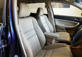 Подержанный автомобиль Honda Accord Wagon 2002 года (8 фото)