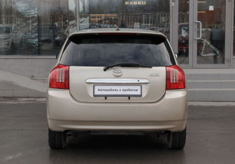 Подержанный автомобиль Toyota Allex 2002 года (6 фото)