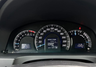 Подержанный автомобиль Toyota Camry Sedan 2013 года (18 фото)