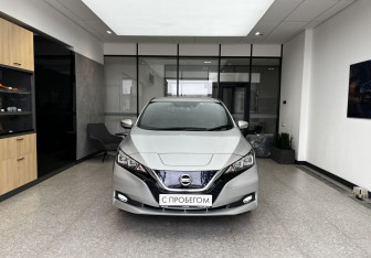 Подержанный автомобиль Nissan Leaf 2018 года (2 фото)