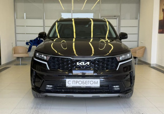 Подержанный автомобиль Kia Sorento 2021 года (3 фото)