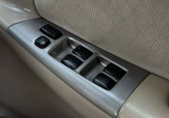 Подержанный автомобиль Toyota Corolla Wagon 2004 года (16 фото)