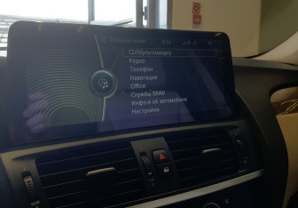 Подержанный автомобиль BMW X3 2011 года (12 фото)