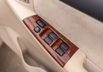 Подержанный автомобиль Toyota Allex 2002 года (15 фото)