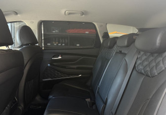 Подержанный автомобиль Hyundai Santa Fe 2021 года (13 фото)