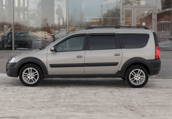 Подержанный автомобиль LADA (ВАЗ) Largus Wagon 2019 года (8 фото)