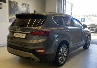 Подержанный автомобиль Hyundai Santa Fe 2018 года (4 фото)