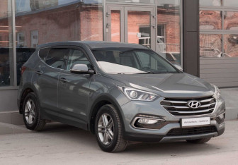Подержанный автомобиль Hyundai Santa Fe 2017 года (3 фото)