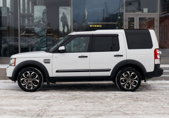 Подержанный автомобиль Land Rover Discovery 2013 года (8 фото)