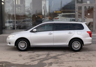 Подержанный автомобиль Toyota Corolla Wagon 2007 года (8 фото)