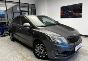 Подержанный автомобиль Kia Rio Sedan 2012 года (4 фото)