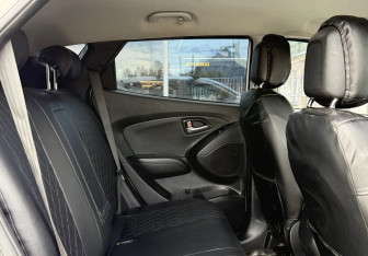 Подержанный автомобиль Hyundai ix35 2013 года (18 фото)