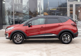 Подержанный автомобиль Renault Kaptur 2021 года (8 фото)