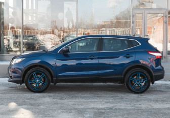 Подержанный автомобиль Nissan Qashqai 2015 года (8 фото)