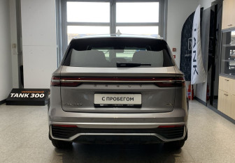 Подержанный автомобиль Geely Monjaro 2024 года (5 фото)