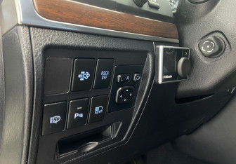 Подержанный автомобиль Toyota Land Cruiser Suv 2017 года (14 фото)