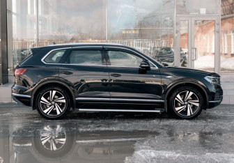 Подержанный автомобиль Volkswagen Touareg 2021 года (4 фото)